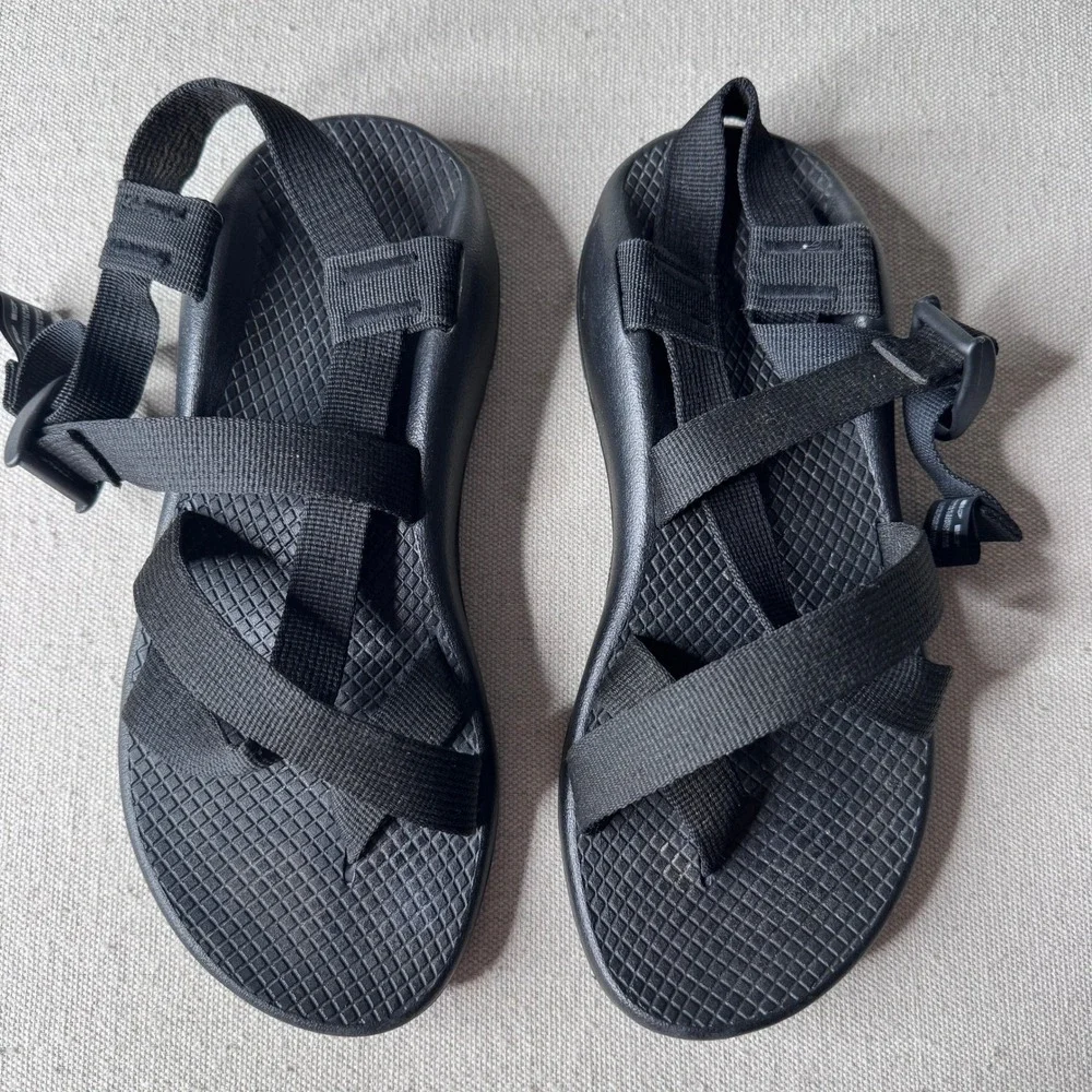 Chaco Classic Z2 Womens Black Strappy Athleisure Sandals Toe Loop J105430 Size 8